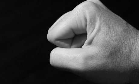 Суд виніс вирок жителю Гадяча, який зберігав боєприпаси та бив поліцейських