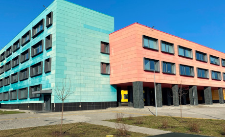 Як виглядає найкольоровіша школа у Жовтих Водах: відео