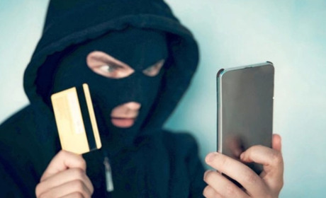 Шахраї ошукали жителів Херсонщини на понад 210 тис. грн: гроші в борг, покупки і фейкові виплати