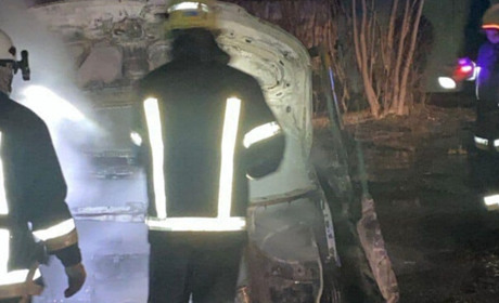 У передмісті Одеси вибухнув автомобіль, є постраждалі (ФОТО)