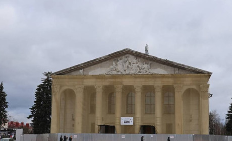 Півроку після трагедії: Чернігів вшанував пам'ять жертв ракетного удару рф