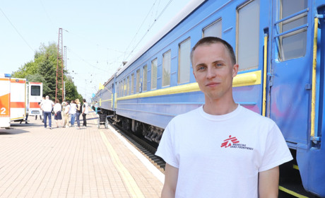 “Лікарі без кордонів” допомагають донеччанам, евакуюють тяжких та підтримують Покровську лікарню