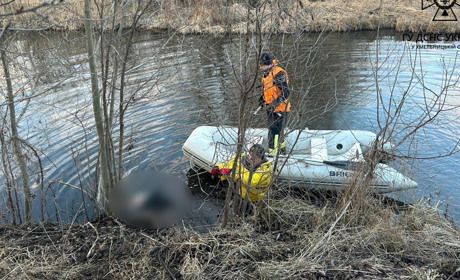 Надзвичайники знайшли труп чоловіка у штучній водоймі в Старокостянтинові