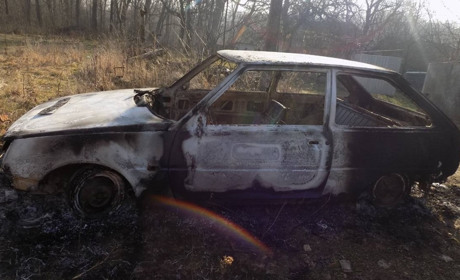 Обікрав сусідів і ще й спалив їх авто. Поліція затримала мешканця с. Підлісний Ялтушків
