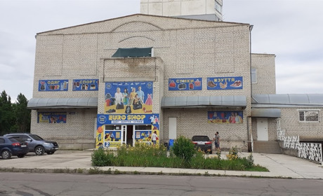 Окупована Нова Каховка: більшість магазинів за останній рік закрилися