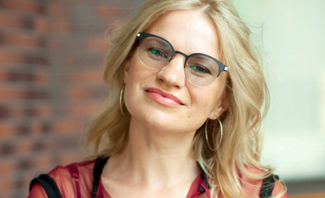 Психотерапевтка: “В усміхненій депресії людина соромиться себе у слабкості”