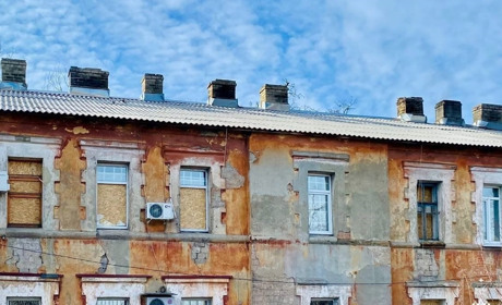 В Покровську за підтримки благодійників відновлено пошкоджені обстрілами будинки