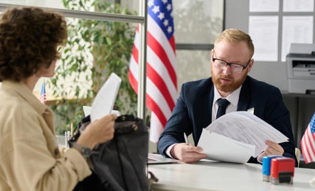 Українці у США зможуть продовжити участь у програмі Uniting for Ukraine: умови