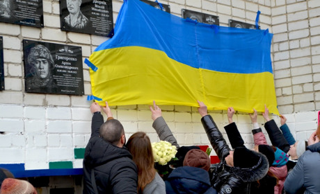 У НІЖИНІ ВІДКРИЛИ ШІСТЬ МЕМОРІАЛЬНИХ ДОЩОК ЗАГИБЛИМ ГЕРОЯМ. ВІЧНА ПАМʼЯТЬ!