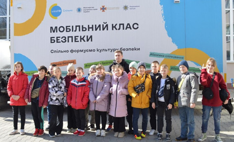 У навчальному закладі Южного провели перший мобільний урок безпеки (ФОТО)