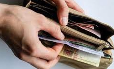 Ринок праці на Старокостянтинівщині: кого шукають роботодавці та яку зарплату пропонують