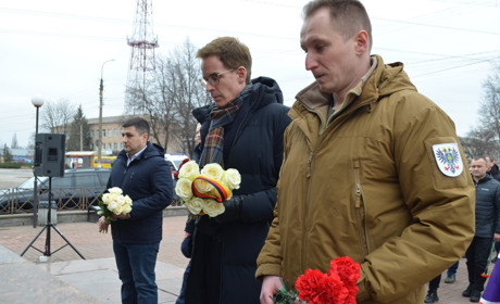У Корюківці весна завжди починається з мітингу-реквієму на честь загиблих у березні 1943 року