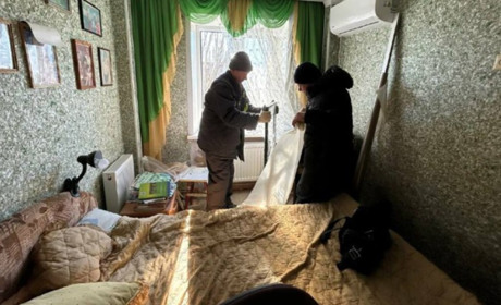 Фільмують свої злочини. На Луганщині окупанти вдираються до "вільних" квартир під приводом ремонту