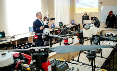 На Полтавщині готуватимуть пілотів агродронів