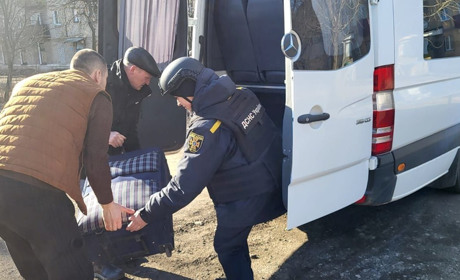 Евакуація з Торецька 7 березня. Місця де переселенці можуть отримати безплатне тимчасове житло