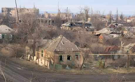 Як фенікс – з попелу. Напередодні "виборів Путіна" росіяни обіцяють "відновити" зруйновану Попасну