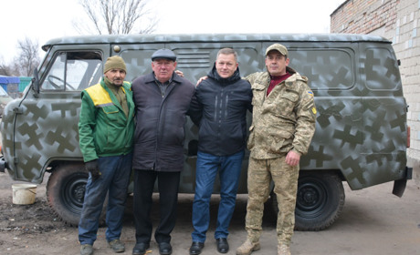 Кагарличанин Василь Бублик віддав власну машину УАЗ для ЗСУ