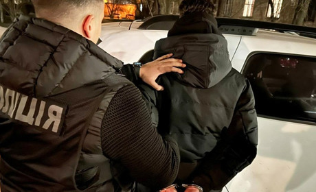 Продавали неіснуючі квадрокоптери на потреби ЗСУ: на Одещині затримали двох аферистів