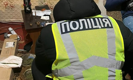 Як у серіалі Пуститися берега: слідчі повідомили про підозру членам організованої групи наркодилерів