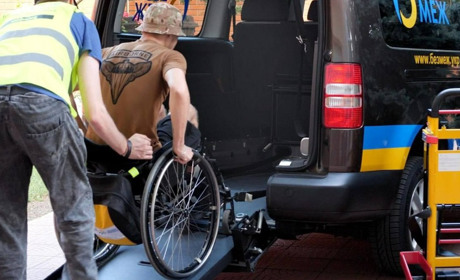 В Одесі військовим, які користуються кріслом колісним, надається безкоштовний інклюзивний трансфер