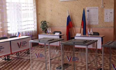 Дострокове "волевиявлення". На окупованій Луганщині розпочато "вибори" Путіна на посаду Путіна