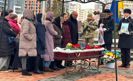 Южненська громада провела в останню путь військового Дмитра Великодного (ФОТО)