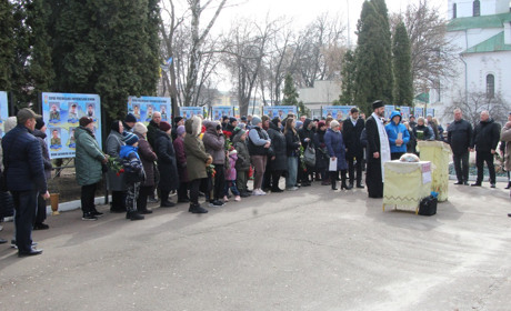 У Ніжині встановили меморіальні стенди. Увіковічнено памʼять ще 18 загиблих Героїв
