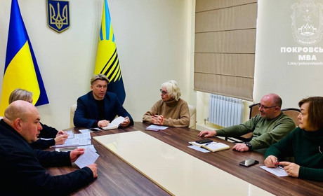 Влаштував в Покровську незаконну стоянку для машин: адмінкомісія наклала штраф