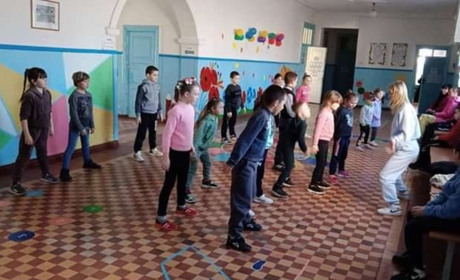 В селі Першотравневому діти навчатимуться хореографії
