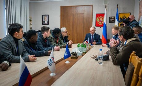 Іноземні спостерігачі на псевдовиборах на окупованому лівобережжі Херсонщини: кого запросили росіяни