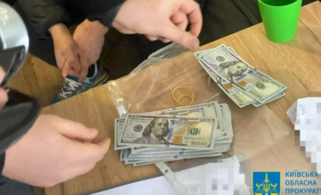 Троє мешканців Київщини "вибивали" 20 тисяч доларів США надуманого боргу у мешканця Білої Церкви