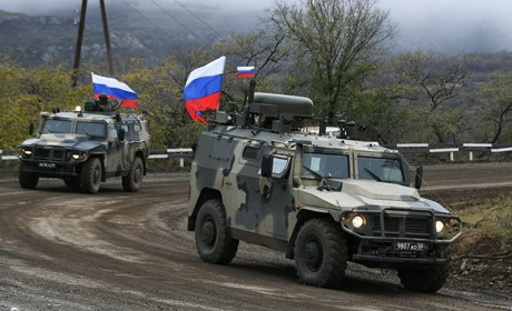 Через Генічеськ російська армія перекидає техніку на Запорізький напрям