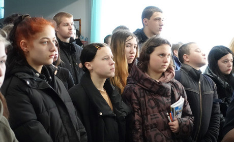 У Ржищівському професійному ліцеї відбувся мітинг-реквієм за загиблими 22 березня 2023 року