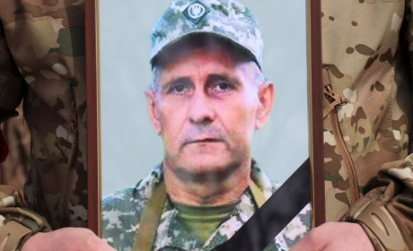 “Віддав своє життя за мирне майбутнє кожного з нас”. Тростянець попрощався з Олегом Пилипенко