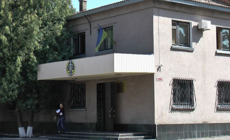 Сидітиме за гратами. 37-річний житель Лозової поцупив у свого знайомого мобільний телефон