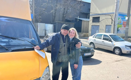 «Моя мета – щоб кожен пасажир був у безпеці». Один день за кермом маршрутки з Володимиром Івановичем