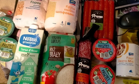 Переселенцям з Луганщини надають гуманітарку веганськими продуктами. Як отримати рослинну їжу