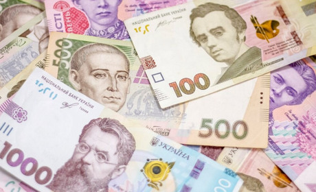 В Україні підвищується мінімальна зарплата. Скільки реально отримуватимуть "на руки" українці