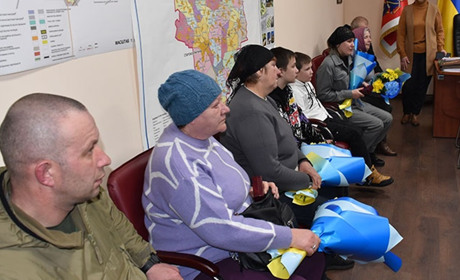 Державні нагороди отримали родини захисників України (посмертно)