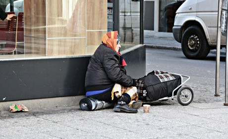 Утримували у підвалі та змушували жебракувати: одеситам загрожує в'язниця за торгівлю людьми