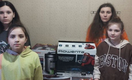 Допомога багатодітним родинам Торецької громади: побутова техніка для приготування їжі та навчання