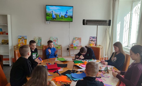 Непереможна і єдина читацька Україна: розважальні програми для дітей Торецької громади