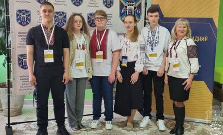 Дев’ятикласник з Покровська - переможець Всеукраїнської олімпіади з української мови та літератури
