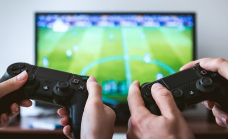 PlayStation 5 чи Xbox Series X. Яку ігрову приставку купити?