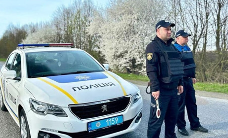 На Звягельщині поліція забезпечує правопорядок після ворожої атаки