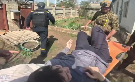 Рятувальники евакуювали двох мешканців Торецька з зони активних бойових дій