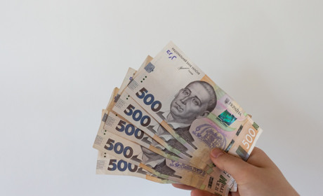 В Україні змінили правила виплат для переселенців: скільки людей отримує підтримку від держави?