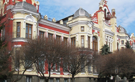 На Красноградщині завищили вартість лінолеуму для укриття за 8 000 000 грн в малокомплектній школі