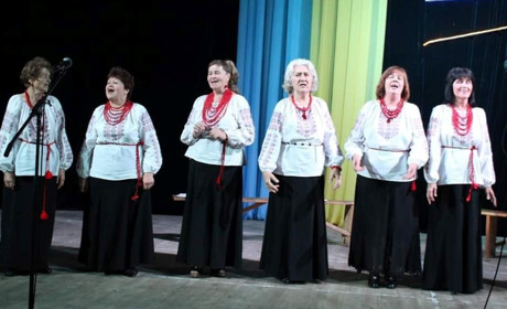 На концерт хорових колективів запрошує МЦ “Червона Калина”