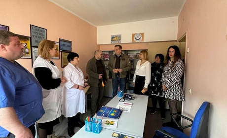 Освітній хаб "Аліса в країні знань" запрошує у Києві дітей-переселенців з Торецька на заняття